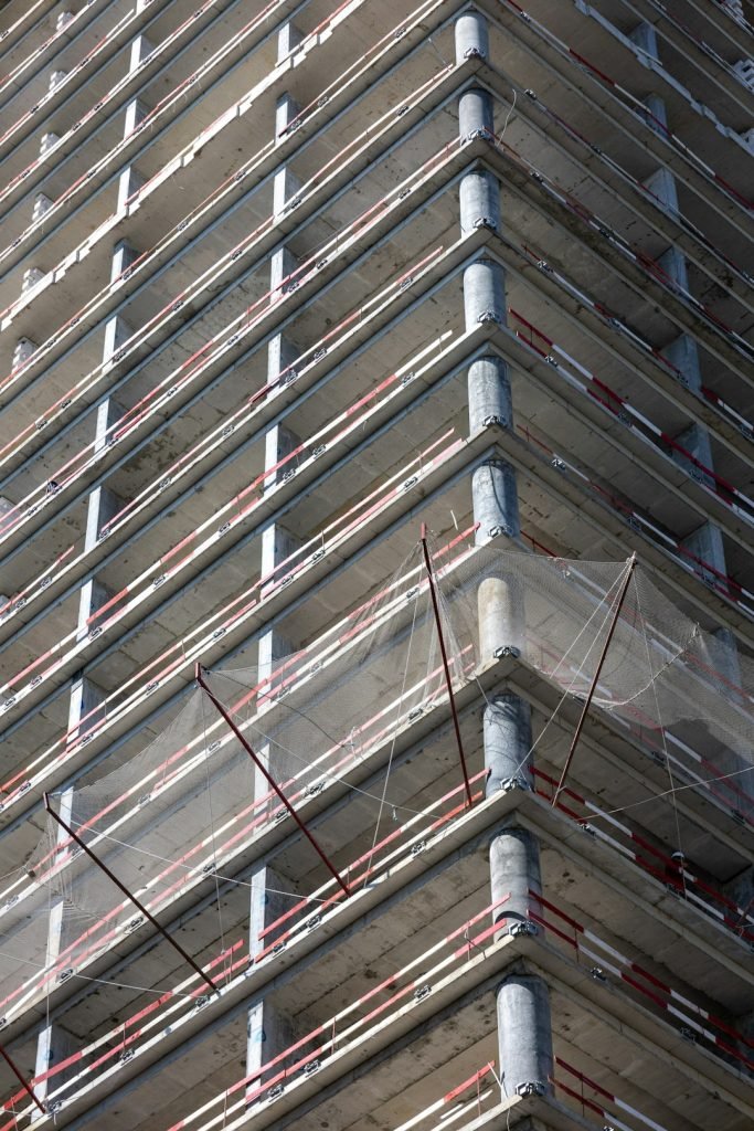 building-under-construction-with-many-concrete-floors-ghjtcd1lwdu